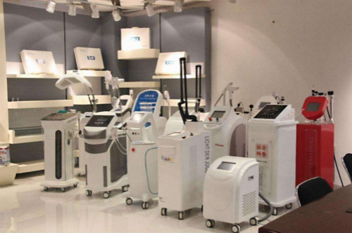 儀器or技術(shù)？美容院發(fā)展中哪個為重